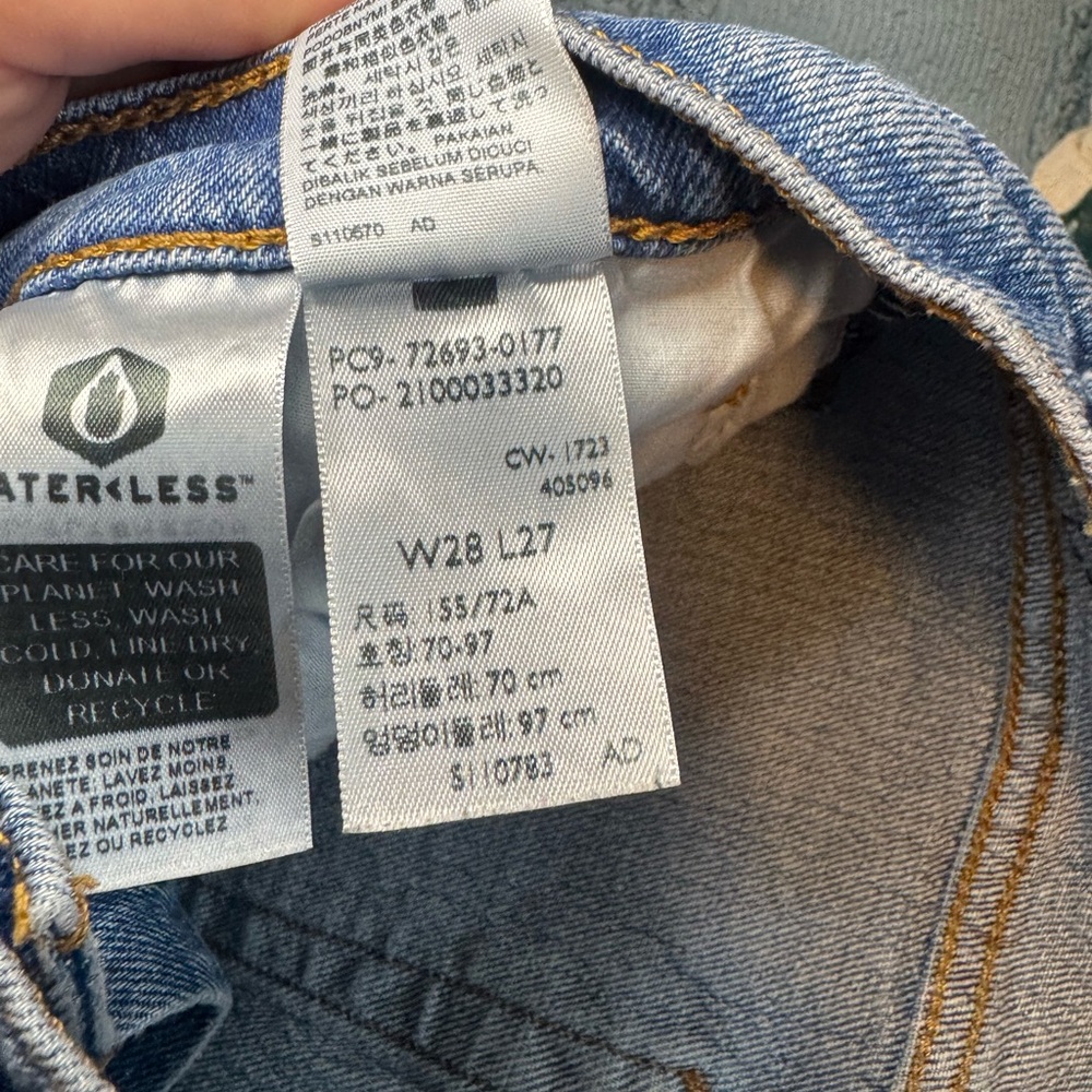 Levi’s Ribcage Straight Ankle Jeans - Picture 5 of 8